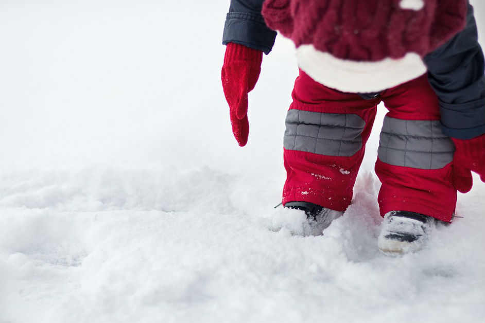 baby-2859668-1200x628-5d5d73651bdda Using inquiry based learning and child care services in the snow
